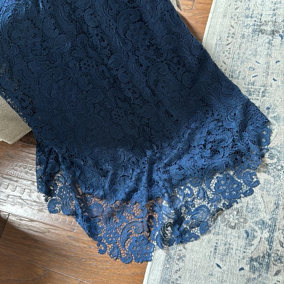 Size 4 custom dress new with tags. - Picture 4 of 4